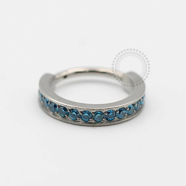 TN137 Segmento CZ Aqua Blue Titânio ASTM F136