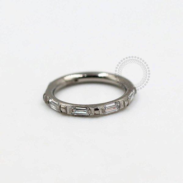 TN218 Segmento CZ Baguette Titânio ASTM F136