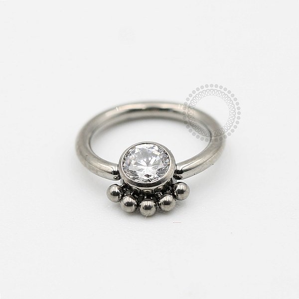 TN246 Captive CZ  Esferas Titânio ASTM F136