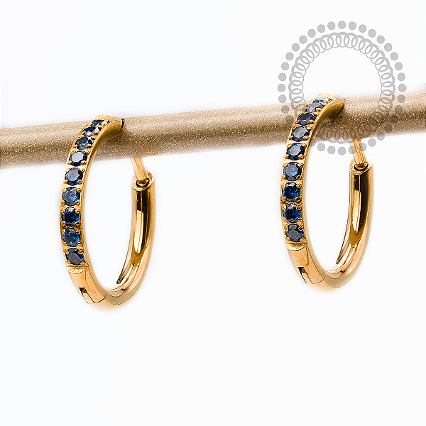 TN2434 Brincos Argola CZ A.Zafira 12mm Titânio PVD Gold