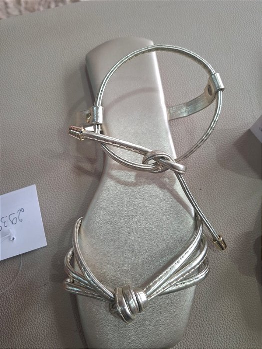 Rasteira adulto dourada amarrar