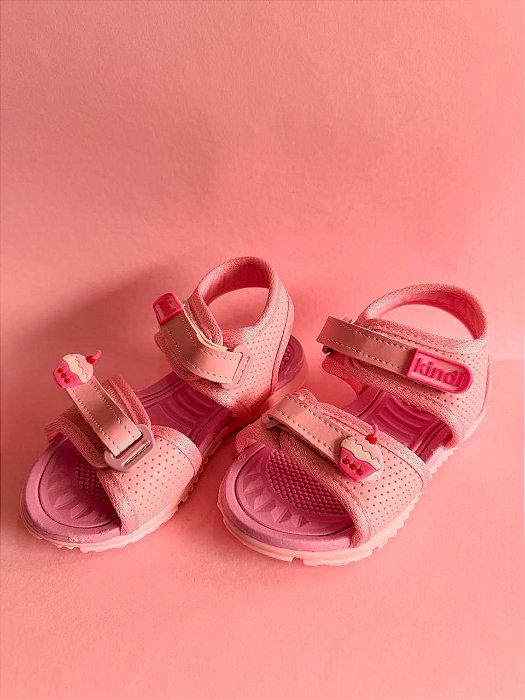 Sandália infantil rosa com velcro