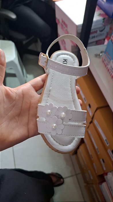 Sandália kindi flores infantil