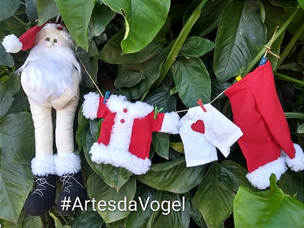 Papai Noel com varal de roupas