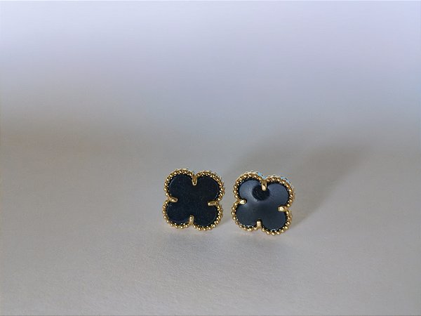 Brinco Trevo Preto Folheado