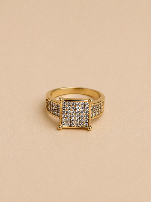 Anel Dourado Quadrado Cravejado