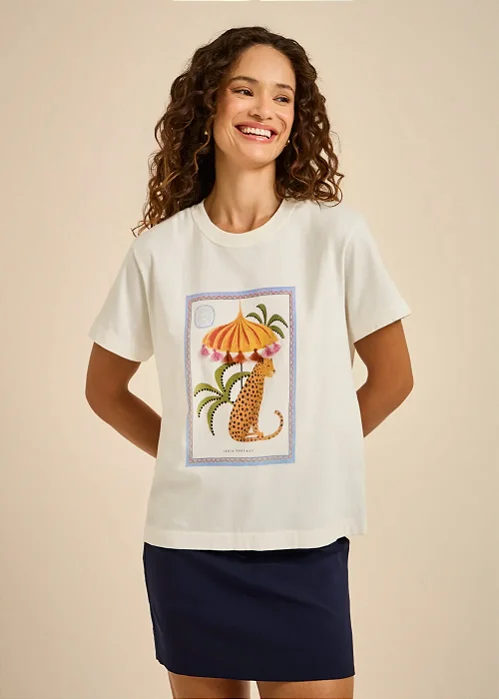 TSHIRT MALHA MOB COM ESTAMPA DE ONÇA E APLICAÇÃO DE TASSEL