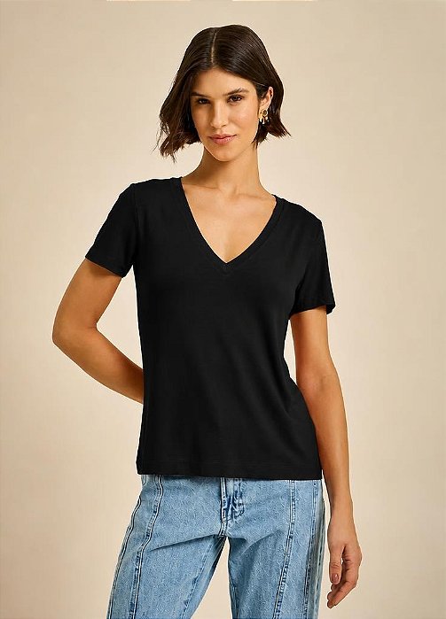 TSHIRT BÁSICA MOB MANGA CURTA E DECOTE EM V FEMININA