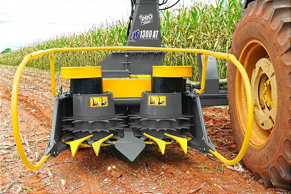 JF 1300 AT Colhedora de Forragem em Área Total