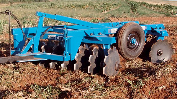 GAICR – Grade Aradora Intermediária Controle Remoto