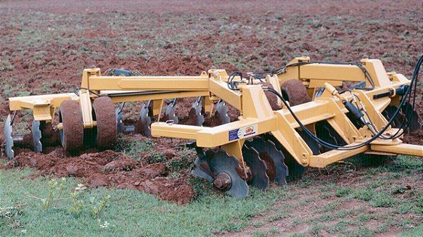 GASPCW 9017 – Grade Aradora Super Pesada com Pneus