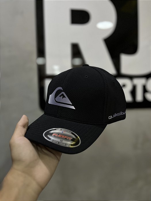 Boné Quiksilver Letreiro 2026 - Preto C/Roxo