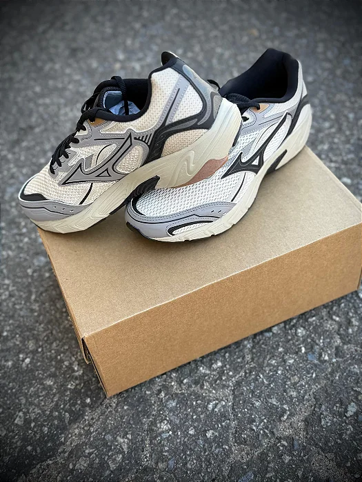 Tênis Mizuno CSD Sport Arenito/Preto