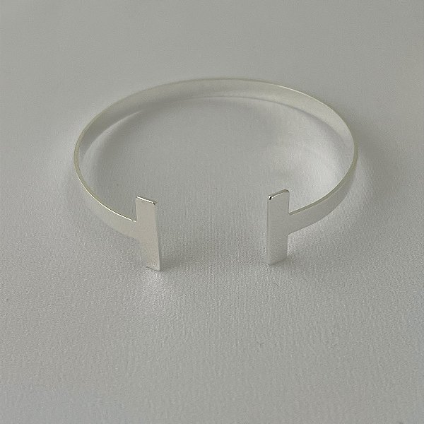 Bracelete inspiração Tiffany liso em banho de prata silver