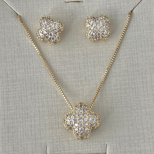 Conjunto inspiração Van-Cleef cravejado em banho de ouro 18k