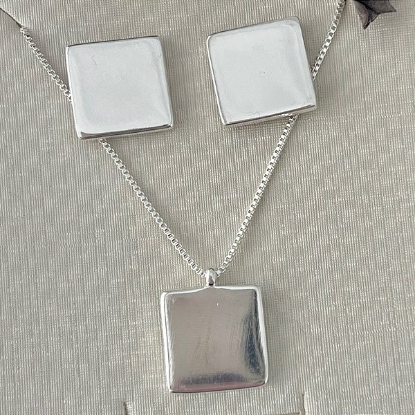 Conjunto quadrado liso em banho de prata silver