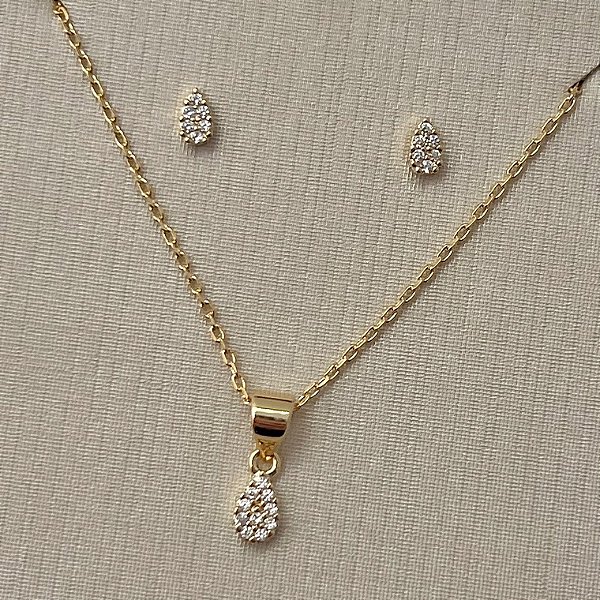 Conjunto mini gota cravejada em banho de ouro 18k