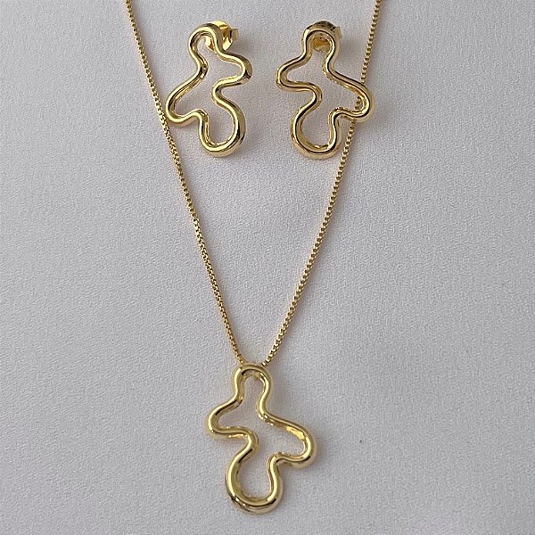 Conjunto orgânico vazado em banho de ouro 18k