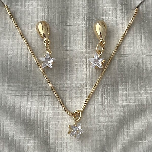 Conjunto de mini estrela em banho de ouro 18k