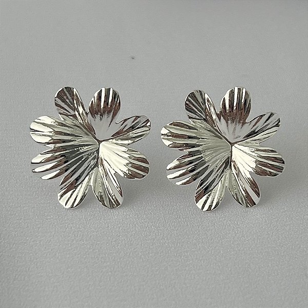 Brinco flor orquídea orgânica em banho de prata silver
