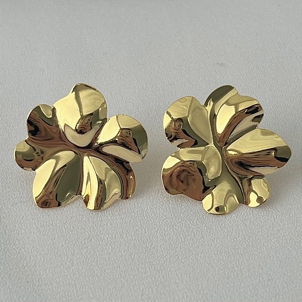 Brinco flor orgânica em banho de ouro 18k
