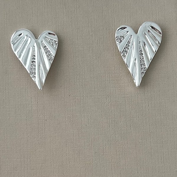 Brinco coração derretido cravejado em banho de prata silver