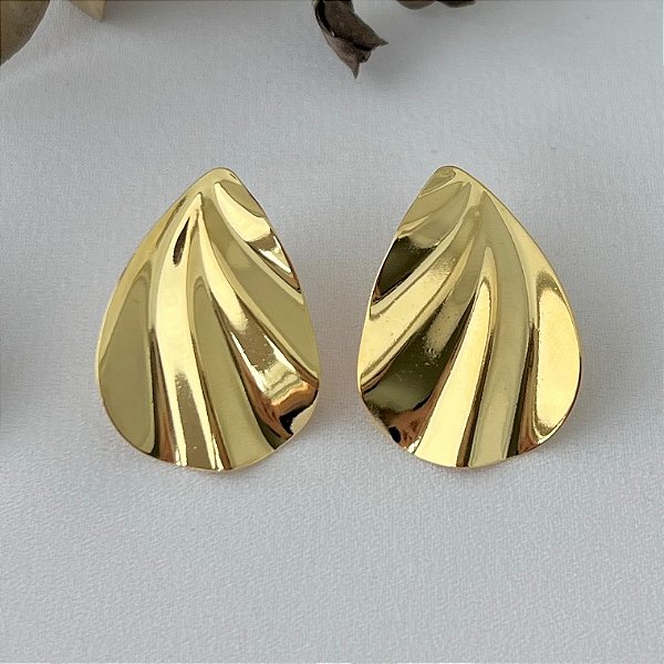 Brinco folha orgânico em banho de ouro 18k