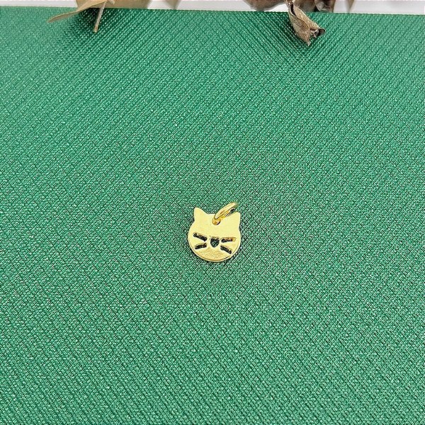Pingente chapa gato em banho de ouro 18k