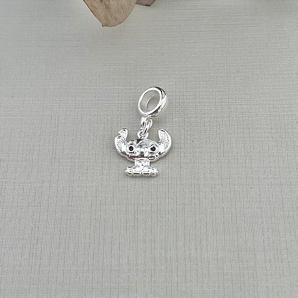 Berloque stich em banho de prata silver