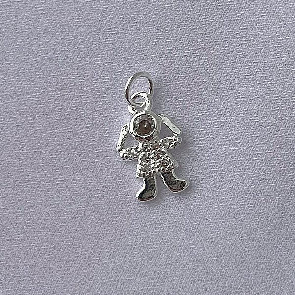 Pingente menina cravejado em banho de prata silver