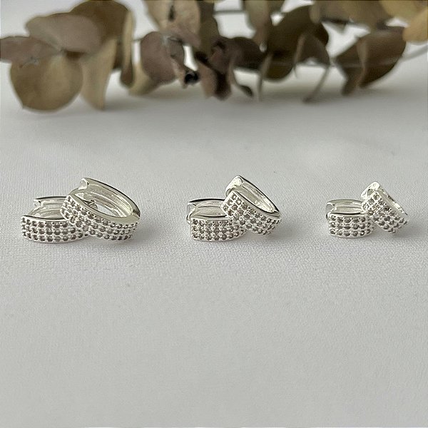 Trio de argolas cravejado em banho de prata silver