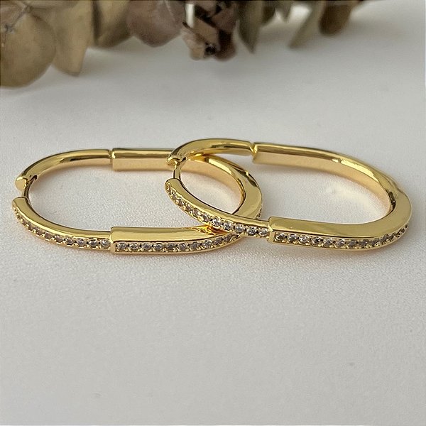 Argola inspiração tifanny cravejada grande em banho de ouro 18k