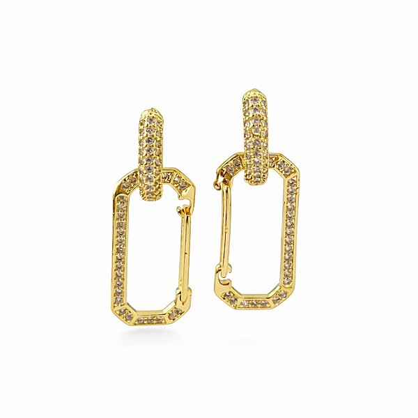Argola cravejada com pingente retangular em banho de ouro 18k