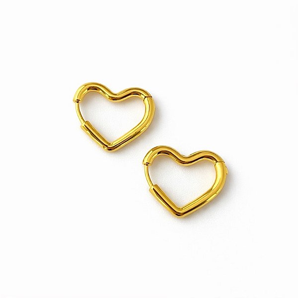 Brinco argola coração em banho de ouro 18k