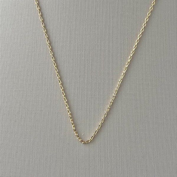 Corrente de mini elos em banho de ouro 18k