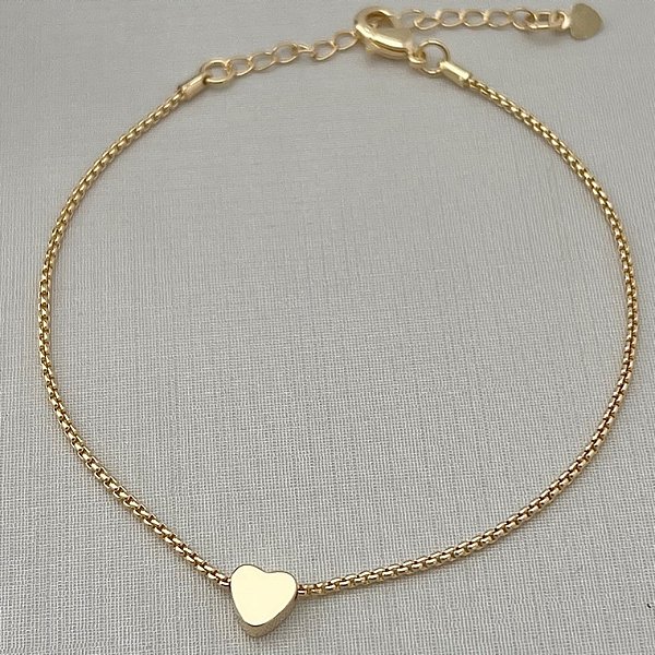 Pulseira de coração em chapa lisa em banho de ouro 18k