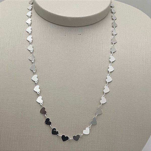 Colar com corações em chapas em banho de prata silver