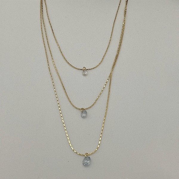 Colar triplo com pontos de luz em banho de ouro 18k