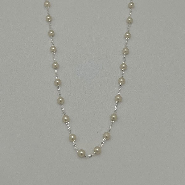 Colar de bolinhas em pérola em banho de prata silver