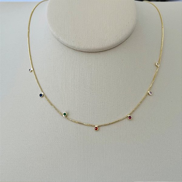 Colar com pontos de luz colorido em banho de ouro 18k