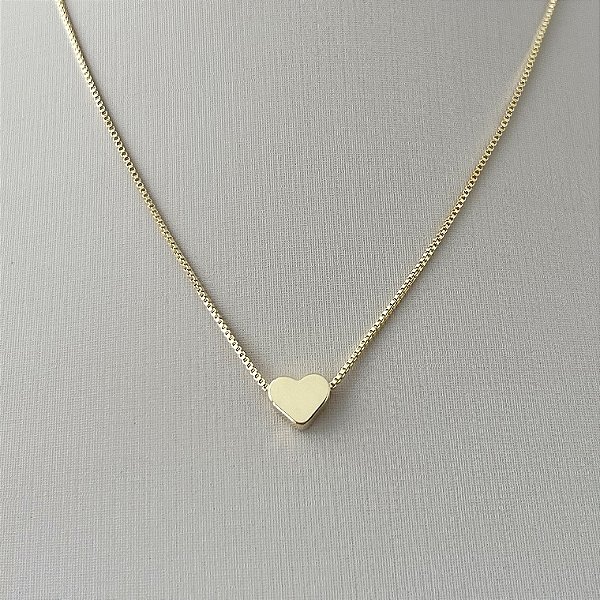 Colar de coração em chapa em banho de ouro 18k