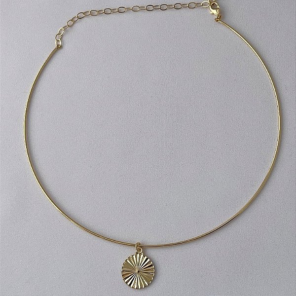 Colar aro pingente orgânico em banho de ouro 18k