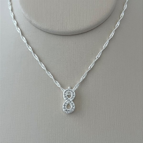 Colar de pingente infinito cravejado em banho de prata silver