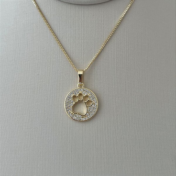 Colar pingente de medalha pata cachorro cravejada em banho de ouro 18k