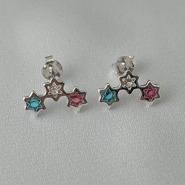 Brinco infantil três estrelas coloridas em banho de prata silver