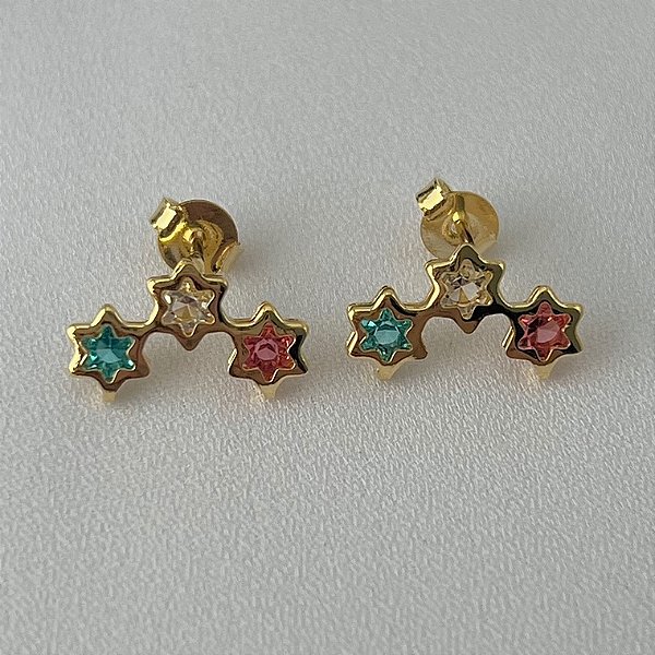 Brinco infantil três estrelas coloridas em banho de ouro 18k