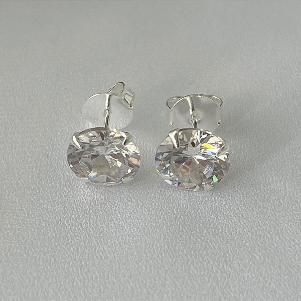 Brinco ponto de luz GG em banho de prata silver