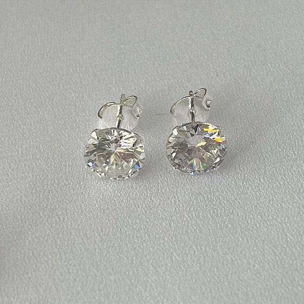 Brinco ponto de luz G em banho de prata silver