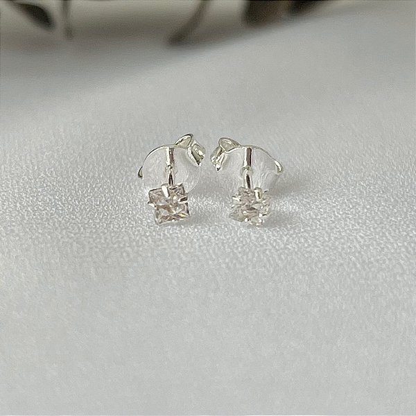 Brinco ponto de luz quadrado XPP em banho de prata silver