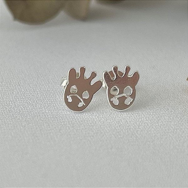 Brinco infantil de girafa em banho de prata silver